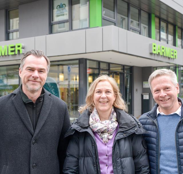 BARMER Krankenkasse. Wallstraße 14 (v.l.) Ulf Ripke, Anke Moszka, Dirk Weßeling | Foto: Walter Schernstein