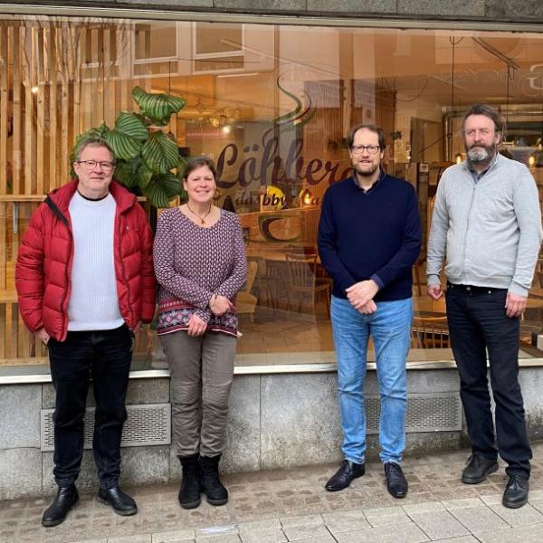 Dieter Spliethoff, Andrea Elstermeier, Stefan Trost und Peter Possekel (alle bbwe, von links nach rechts) freuen sich auf die Eröffnung ihres Cafés | Foto: Gesa Delija